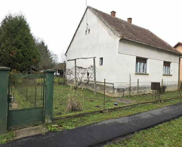 Eladó családi ház, Gasztonyban 25.99 M Ft, 2 szobás