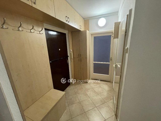 Eladó panellakás, Nyíregyházán 40 M Ft, 2 szobás