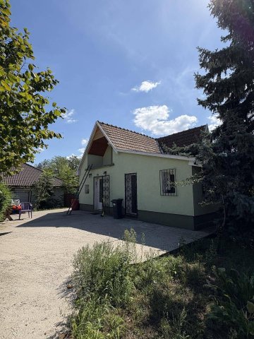 Eladó családi ház, Vácon 38.8 M Ft, 2 szobás