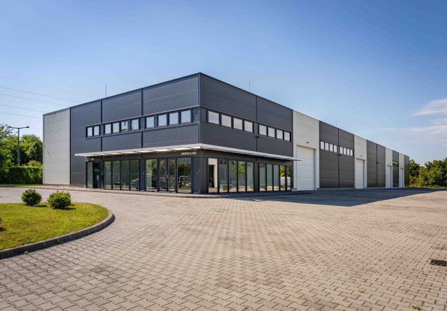 Eladó ipari ingatlan, Tatabányán, Erdész utcában 950 M Ft