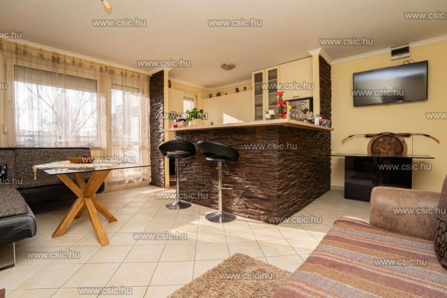 Eladó panellakás, Budapesten, III. kerületben 120 M Ft, 3 szobás