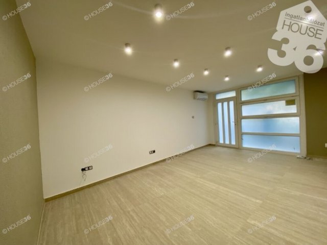 Eladó üzlethelyiség, Kecskeméten 55 M Ft, 2 szobás