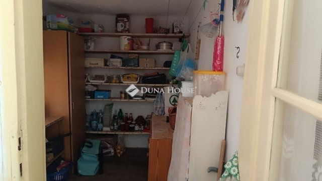 Eladó családi ház, Zsámbokon 32 M Ft, 3 szobás