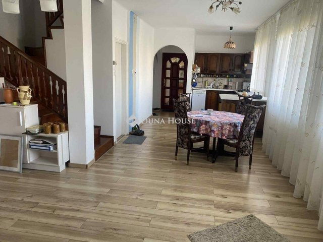 Eladó családi ház, Debrecenben 119.99 M Ft, 7 szobás