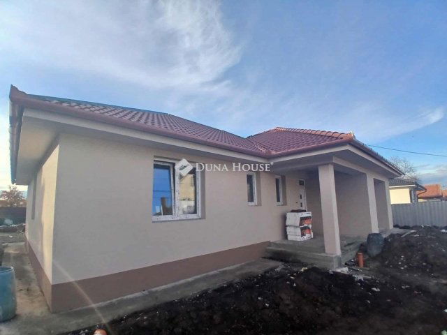 Eladó családi ház, Debrecenben 135 M Ft, 4 szobás