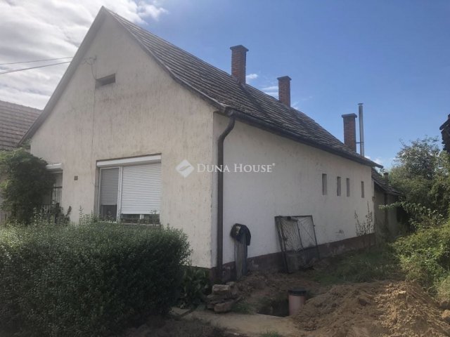 Eladó családi ház, Vajszlón 17 M Ft, 2 szobás
