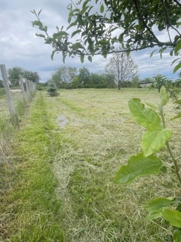 Eladó telek, Kőszárhegyen 16 M Ft / költözzbe.hu