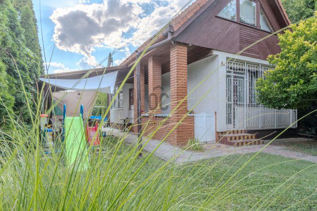 Eladó családi ház, Szigetszentmártonban 56.9 M Ft, 4 szobás
