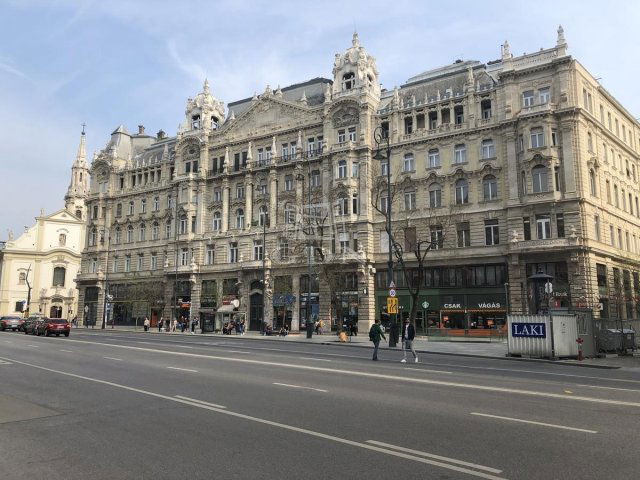 Eladó téglalakás, Budapesten, V. kerületben 169 M Ft, 2 szobás