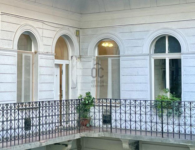 Eladó téglalakás, Budapesten, V. kerületben 75.9 M Ft, 2 szobás