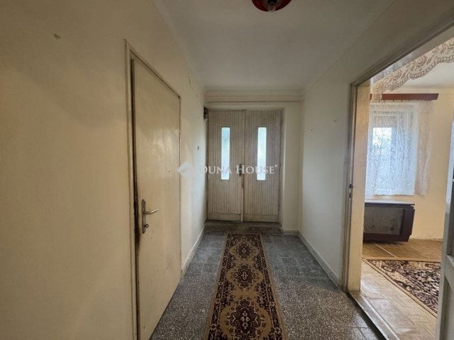 Eladó családi ház, Pécsett 44 M Ft, 4 szobás