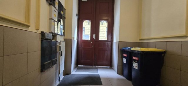 Eladó téglalakás, Budapesten, V. kerületben, Molnár utcában