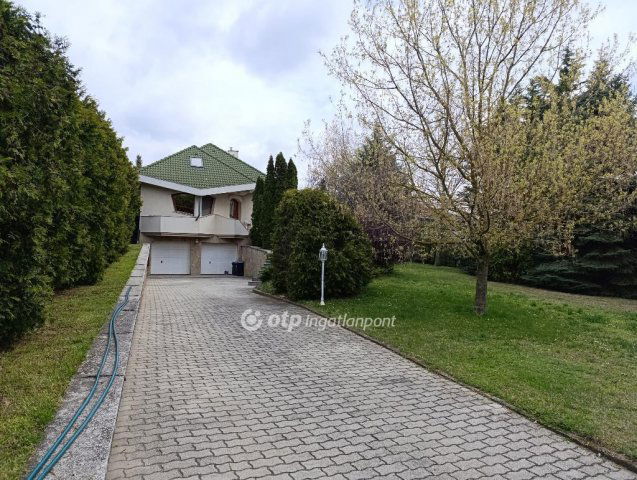 Eladó családi ház, Érden 216 M Ft, 7 szobás