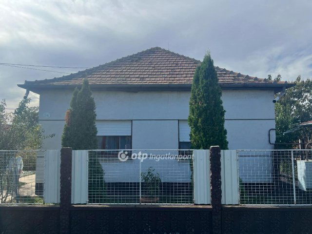 Eladó családi ház, Törökszentmiklóson 14.9 M Ft, 3 szobás