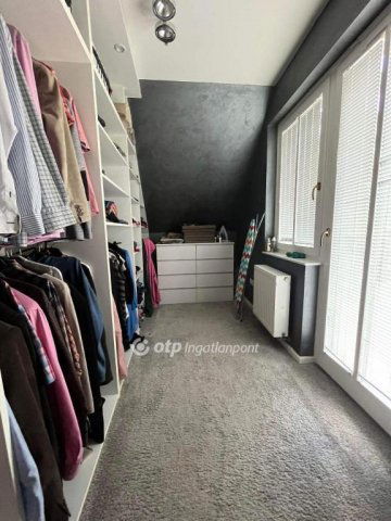 Eladó téglalakás, Budapesten, III. kerületben 321 M Ft