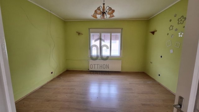 Eladó családi ház, Pakson 44.9 M Ft, 4 szobás