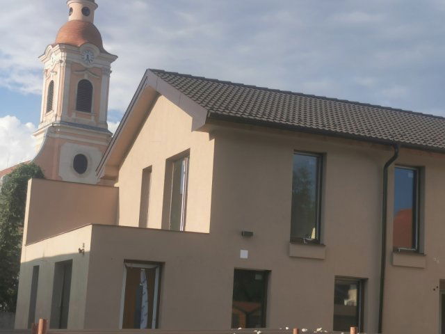 Eladó téglalakás, Nyergesújfaluban 82.9 M Ft, 3 szobás