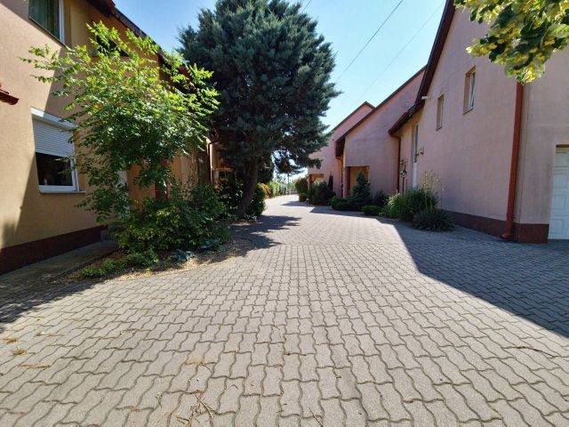 Eladó családi ház, Szigetszentmiklóson 145 M Ft, 5 szobás