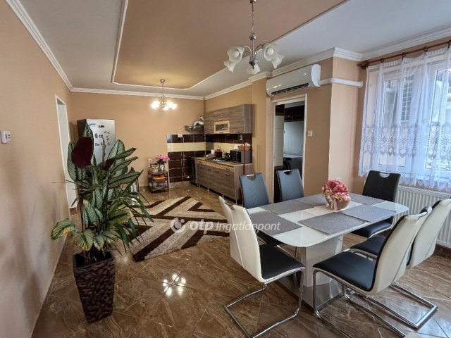 Eladó családi ház, Verpeléten 45 M Ft, 3 szobás