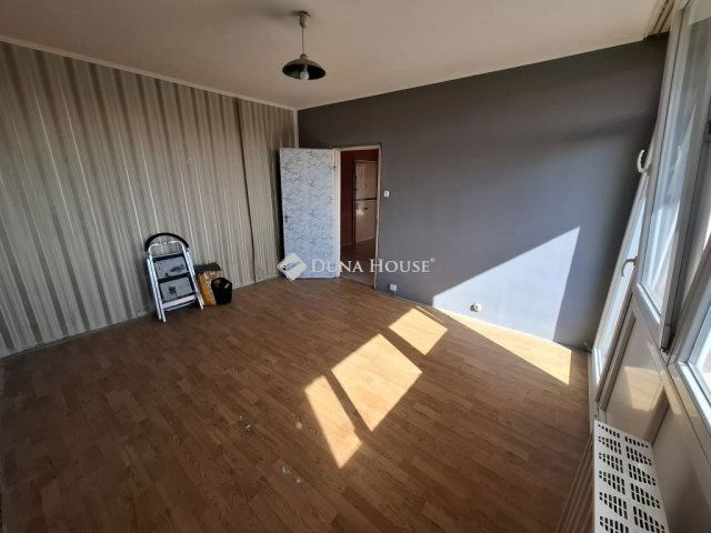 Eladó téglalakás, Kiskunfélegyházán 32 M Ft, 2 szobás