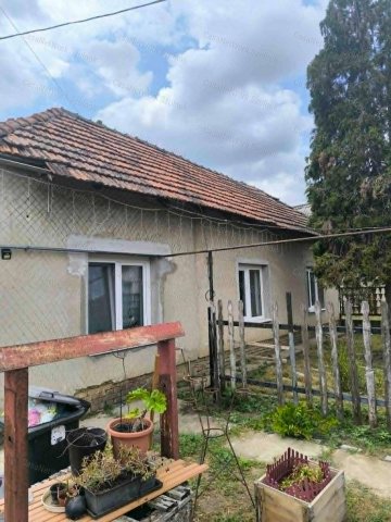 Eladó családi ház, Tiszaföldváron 18 M Ft, 2+1 szobás
