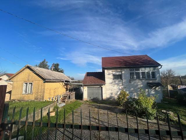 Eladó családi ház, Pécsett 41.9 M Ft, 1+1 szobás