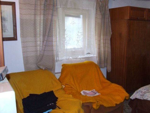 Eladó családi ház, Pilismaróton 41.999 M Ft, 3 szobás