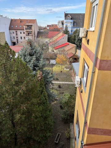 Eladó téglalakás, Szolnokon 41.9 M Ft, 2 szobás
