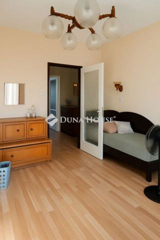 Eladó panellakás, Budapesten, XV. kerületben, Nyírpalota úton