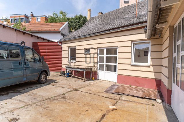 Kiadó ipari ingatlan, Szekszárdon 250 E Ft / hó