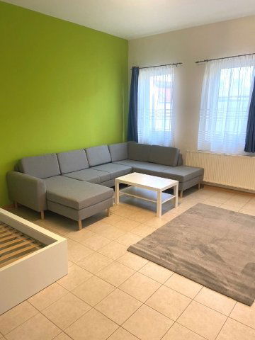 Kiadó téglalakás, albérlet, Pécsett, Bajcsy-Zsilinszky utcában