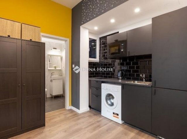 Eladó téglalakás, Budapesten, VII. kerületben 104.9 M Ft