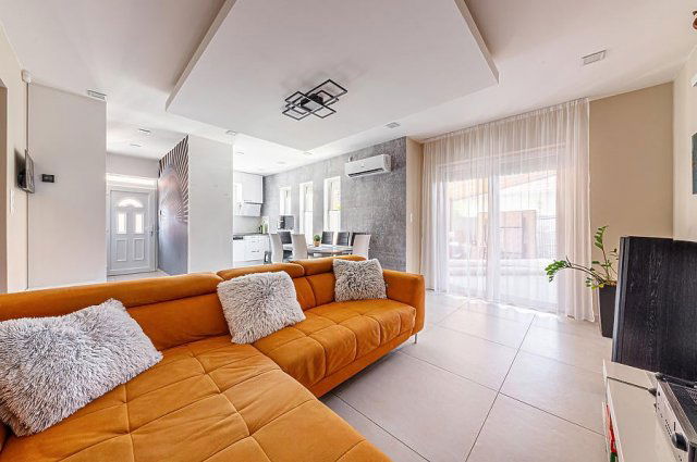 Eladó ikerház, Pomázon 165 M Ft, 6 szobás / költözzbe.hu