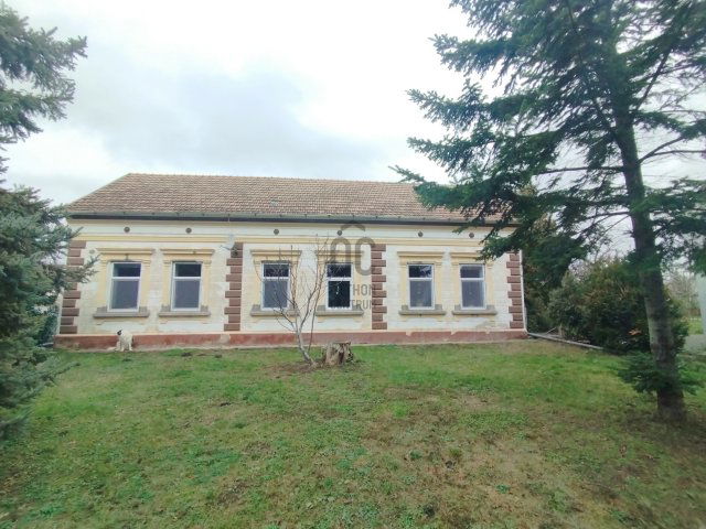 Eladó családi ház, Ádándon 229 M Ft, 5 szobás