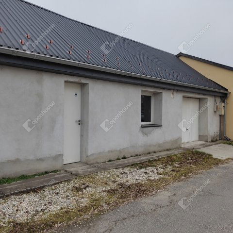 Kiadó ipari ingatlan, Pápán 65 E Ft / hó / költözzbe.hu
