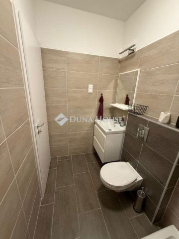 Eladó téglalakás, Budapesten, III. kerületben 137.1 M Ft