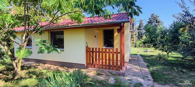 Eladó nyaraló, Szolnokon 24.95 M Ft, 1 szobás