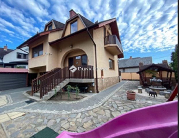 Eladó sorház, Debrecenben 114.9 M Ft, 4 szobás