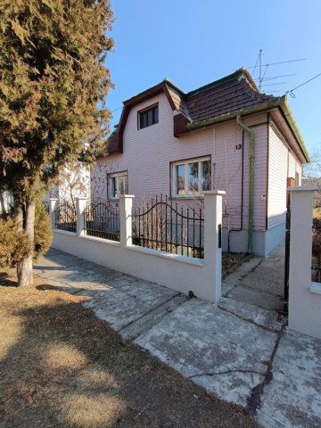 Eladó családi ház, Nyergesújfaluban 42 M Ft, 2 szobás