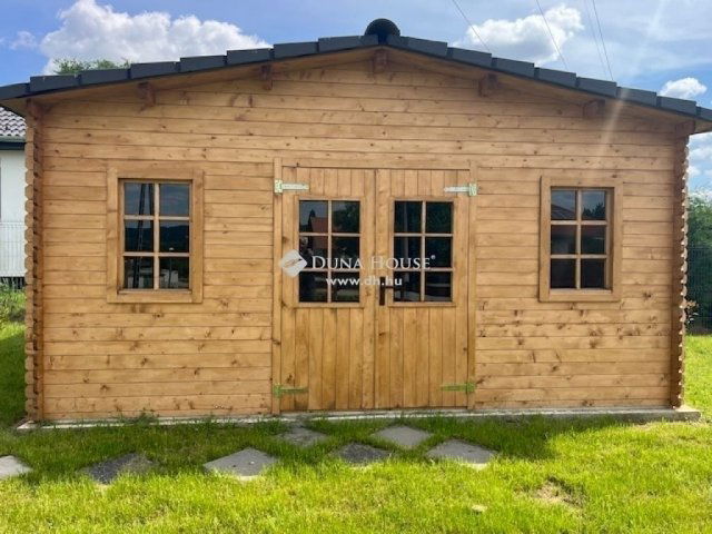 Eladó családi ház, Pécsett 144.5 M Ft, 4 szobás