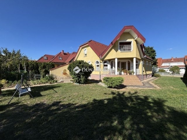 Eladó családi ház, Szombathelyen 148 M Ft, 5+1 szobás