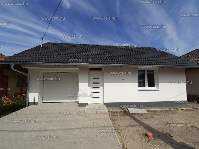 Eladó családi ház, Fóton 120 M Ft, 4 szobás