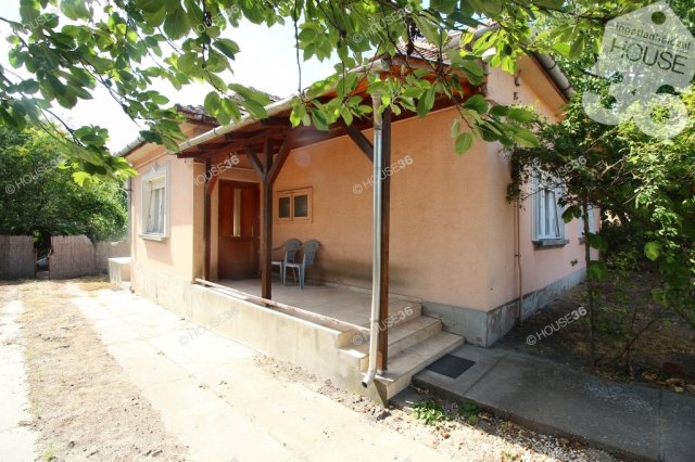 Eladó családi ház, Akasztón 24.99 M Ft, 3 szobás