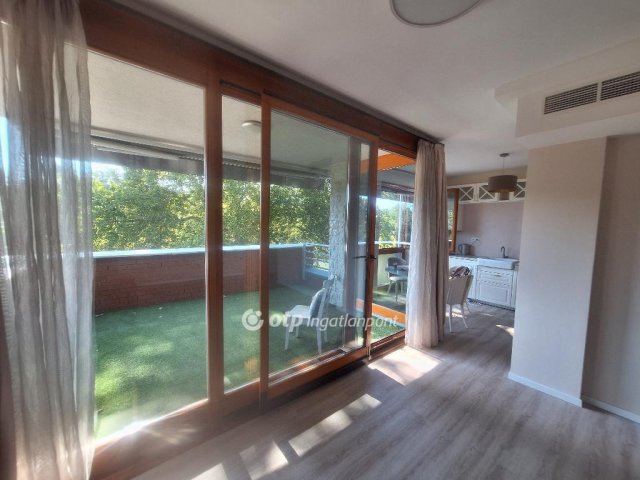 Eladó téglalakás, Budapesten, III. kerületben 195 M Ft, 2 szobás