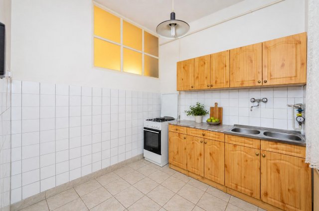 Eladó téglalakás, Budapesten, III. kerületben, Bécsi úton