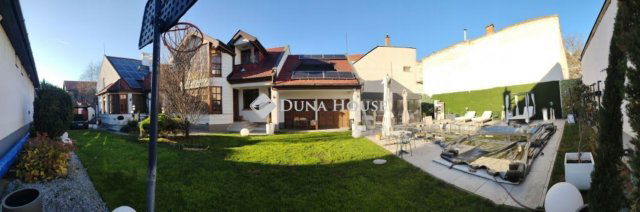 Eladó családi ház, Debrecenben 405 M Ft, 4 szobás