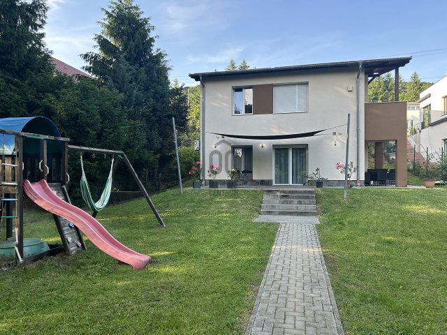 Kiadó családi ház, albérlet, Remeteszőlősön 962 E Ft / hó