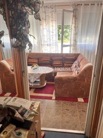 Eladó téglalakás, Zircen 59 M Ft, 4 szobás