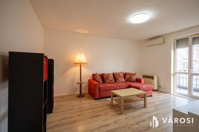 Eladó téglalakás, Szegeden 41.9 M Ft, 1 szobás