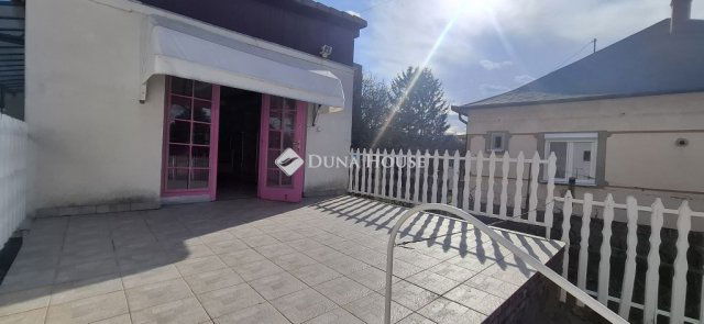 Kiadó üzlethelyiség, Pécsett 110 E Ft / hó